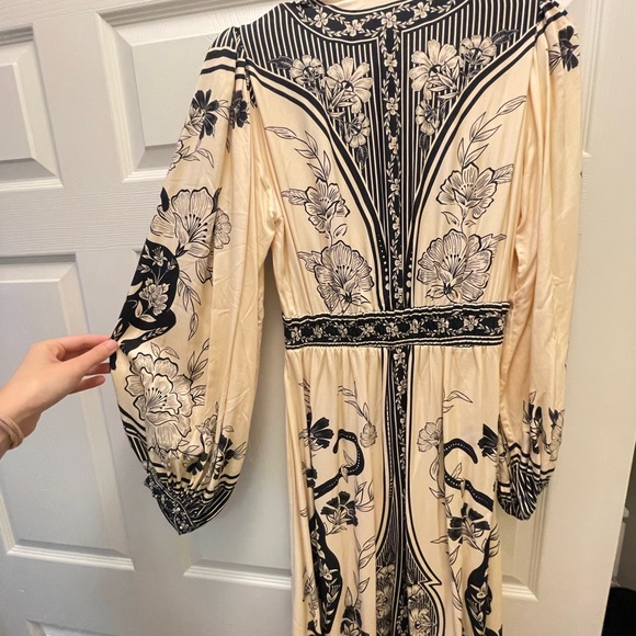 FARM RIO Elegant Black and Cream Floral Dress - Picture 6 of 8